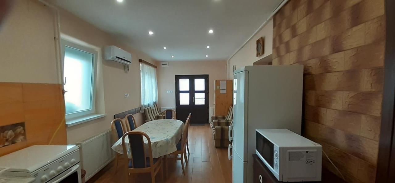 Rozika Apartman Ii. Хайдусобосло Экстерьер фото